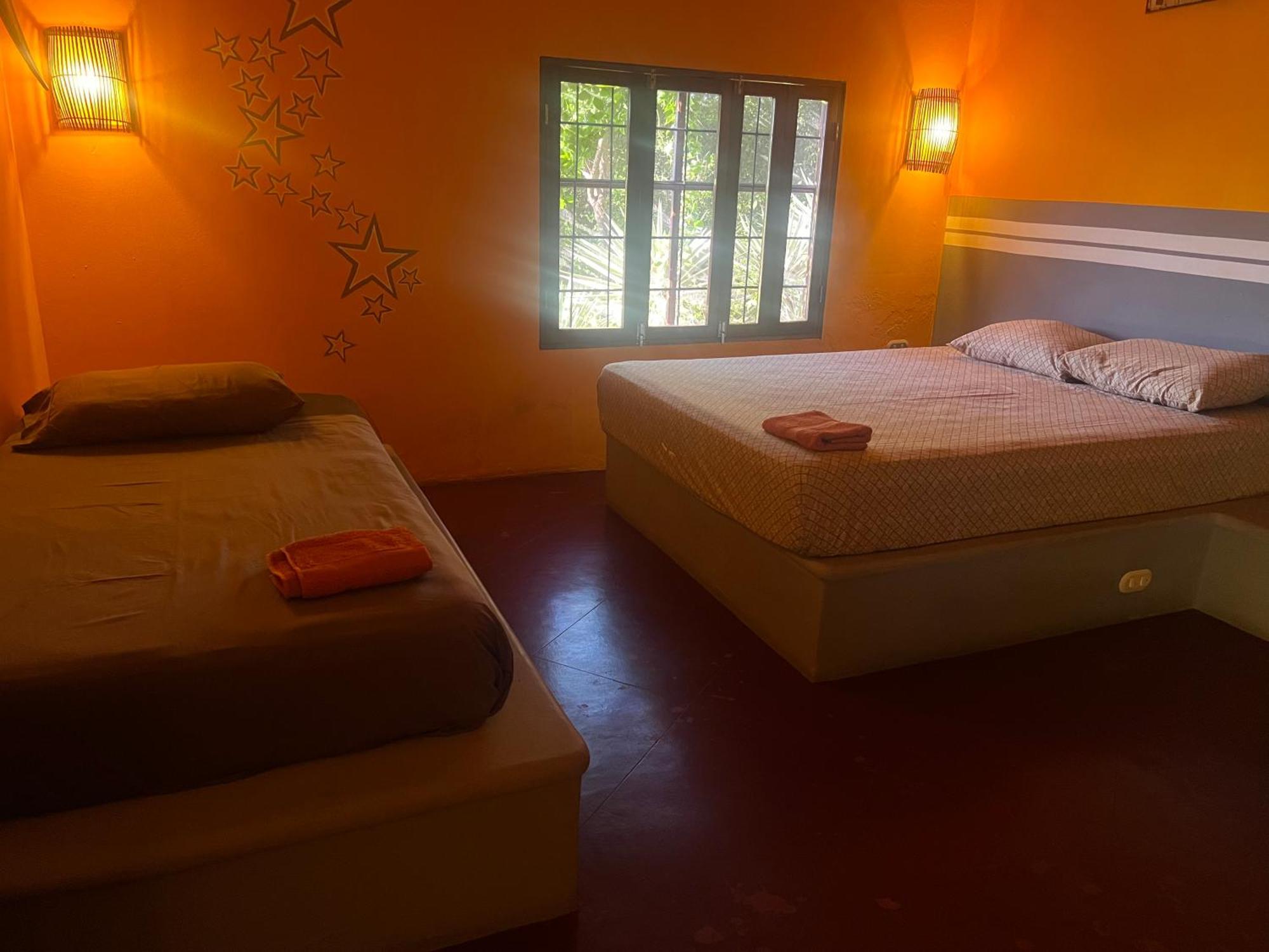Отель Buena Onda Backpackers Сан-Хуан-дель-Сур Экстерьер фото